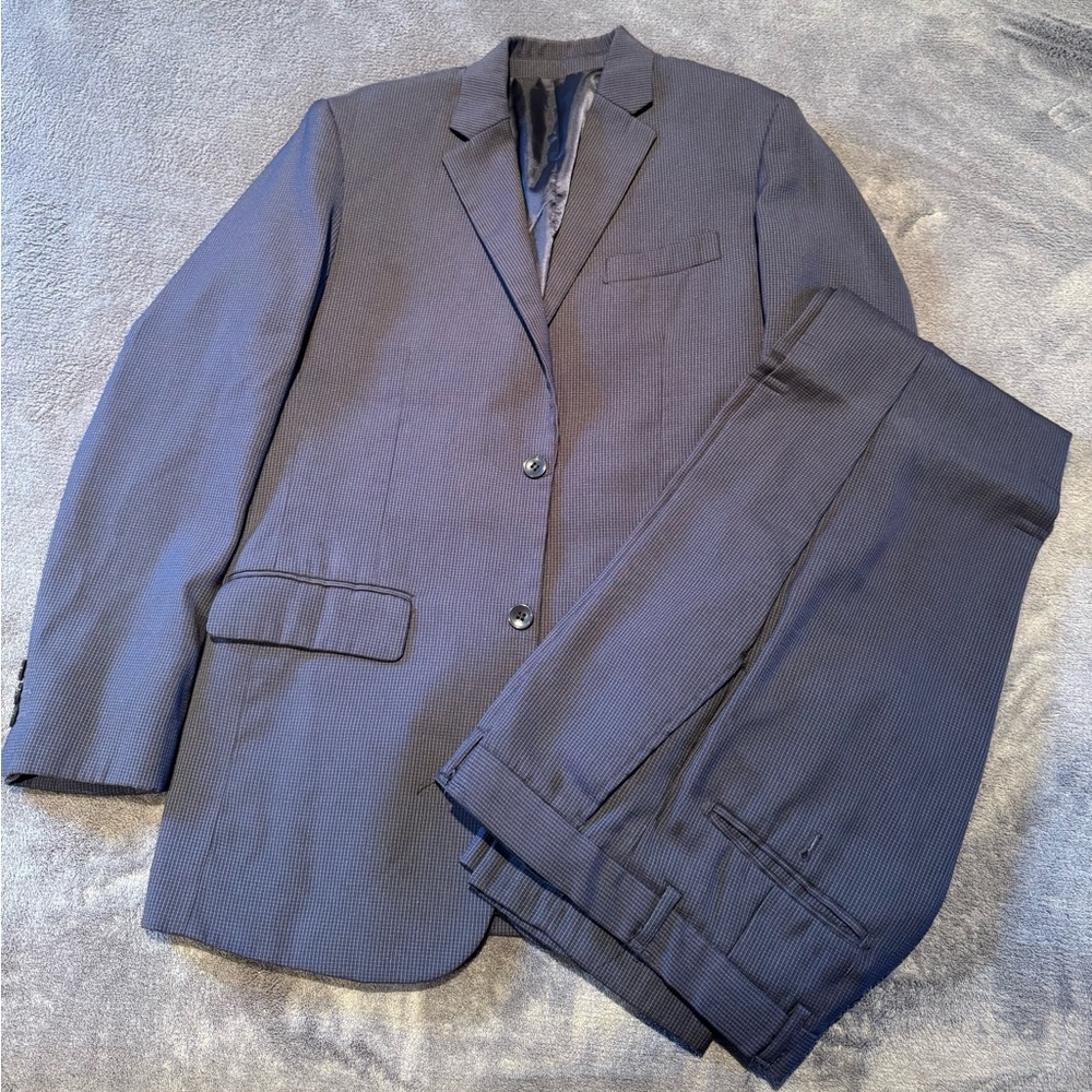 Boys suit size 16